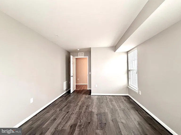 43487 Town Gate Sq — Photo 27