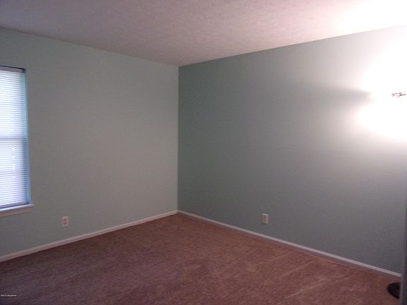 5th image of 617 Logsdon Ct
