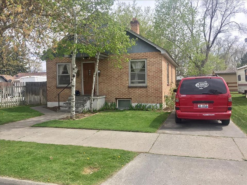 1st image of 372 Gladstone St