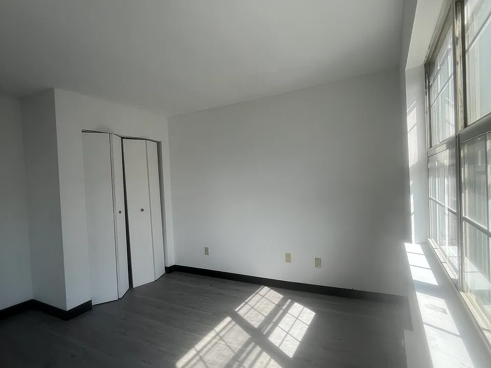 185 Palisade Ave #C4