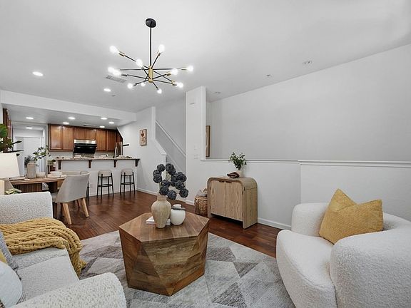 5th image of 2188 Beech Cir
