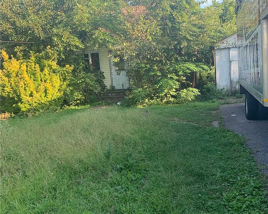 1st image of 24 William St