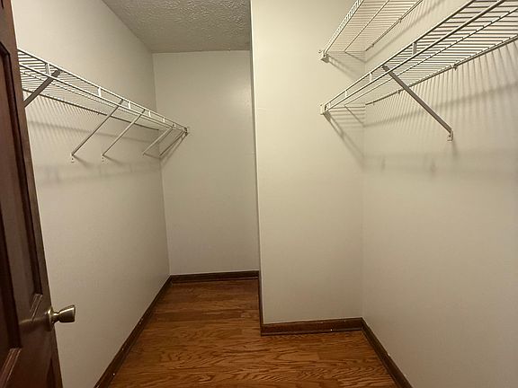 3rd image of 7181 Williamsburg Dr