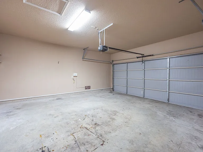 1048 Carolyn Cv — Photo 19