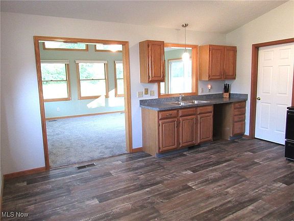 3rd image of 2165 Candlewood Dr