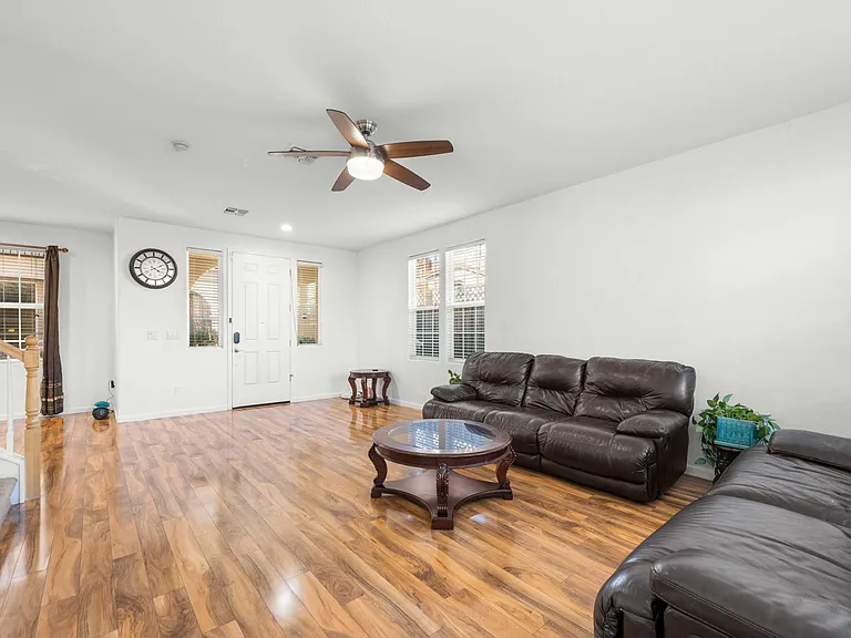 184 Barnhill Dr — Photo 8