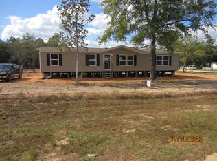 572 Shorey Dr, Defuniak Springs, FL 32433