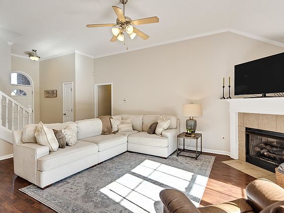5th image of 190 Tate Dr
