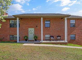 3239 Heather Glenn Dr, Maryville, TN 37801