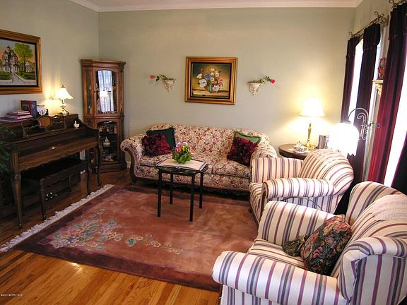 4th image of 670 Loretto Dr