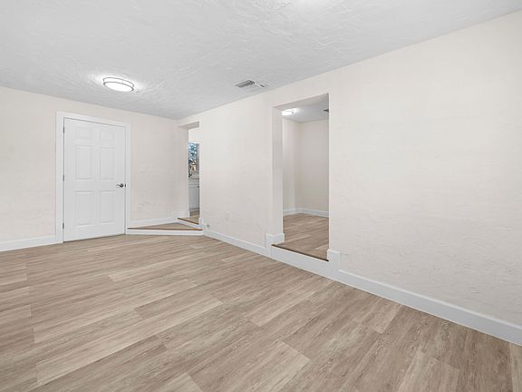 3rd image of 4715 W Bay Vista Ave