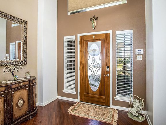 4th image of 5118 Pin Oak Dr