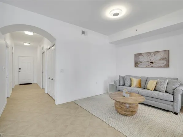 2740 Cypress Trace CIR #2717, NAPLES, FL 34119