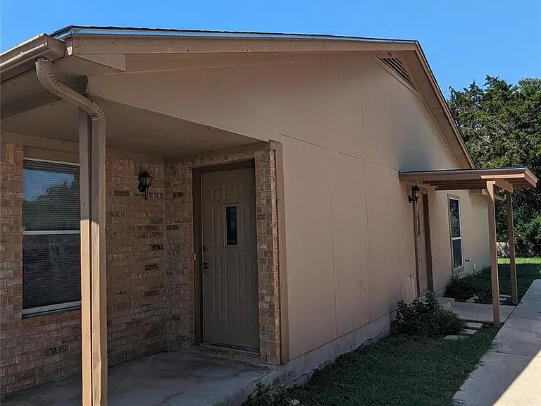 1300 N Bishop St — Photo 1