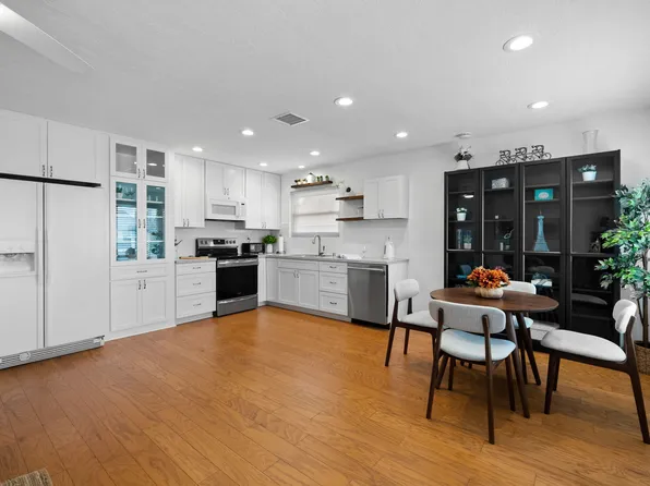 4918 Via Lapiz, San Diego, CA 92122