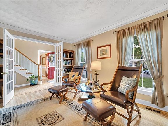 4th image of 812 Chalbourne Dr