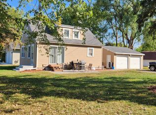 923 Pine St, Hastings, MN 55033