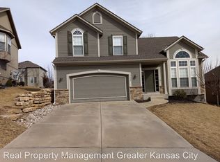 19524 W 110th St, Olathe, KS 66061