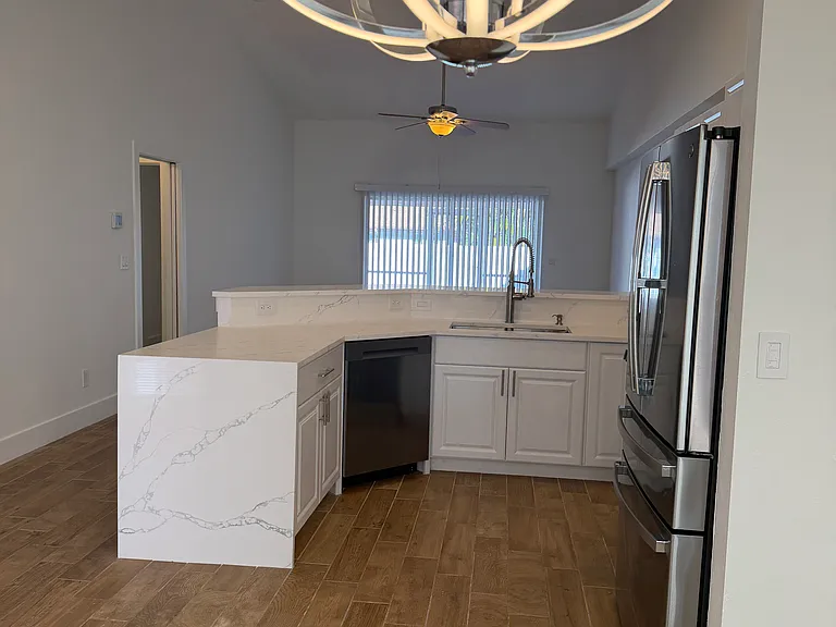 4509 SW Santa Barbara Pl — Photo 1