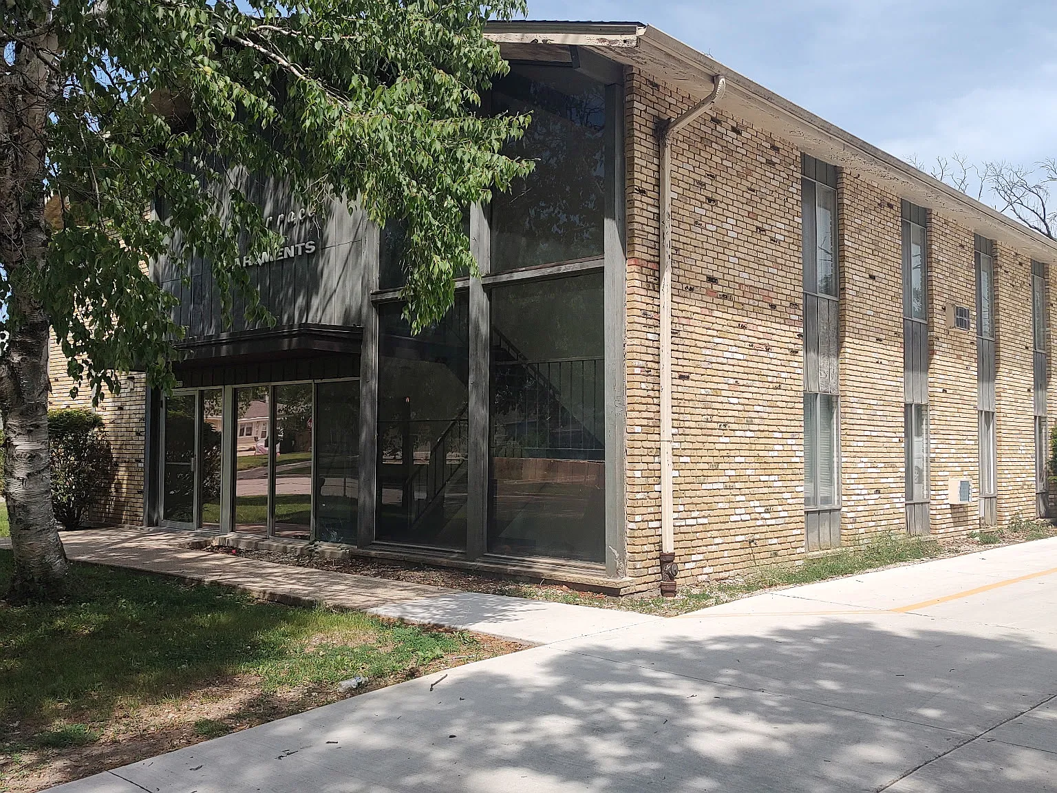 2 bed, 900 sqft, $1,100 — Photo 1
