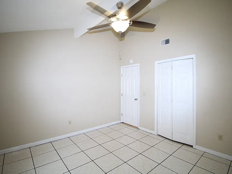 907 N 77th Ave #B — Photo 8