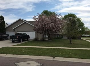 3830 20th St S, Fargo, ND 58104