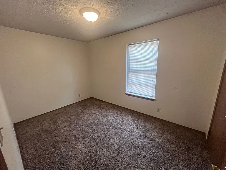 Southfork Apartments — Photo 22