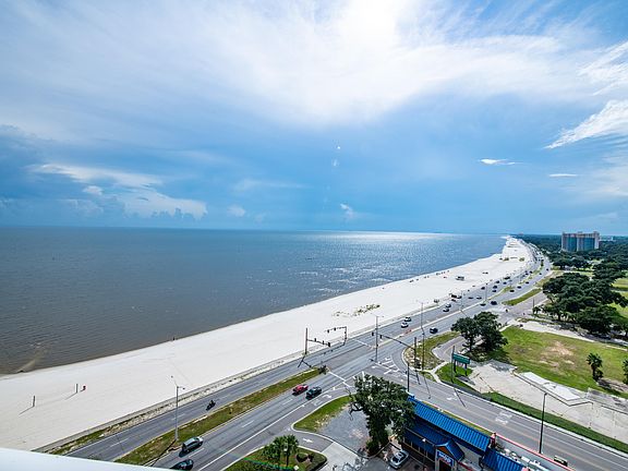 3rd image of 2668 Beach Blvd