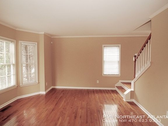 2nd image of 625 River Overlook Dr