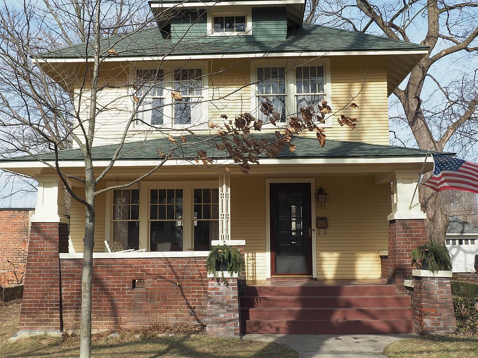 1st image of 111 E Forest Ave