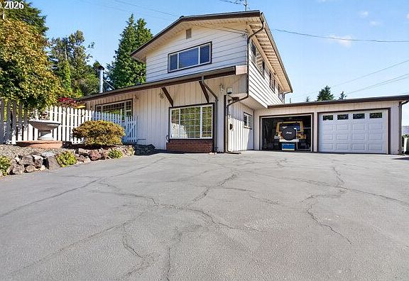 3rd image of 63697 Isthmus Heights Rd