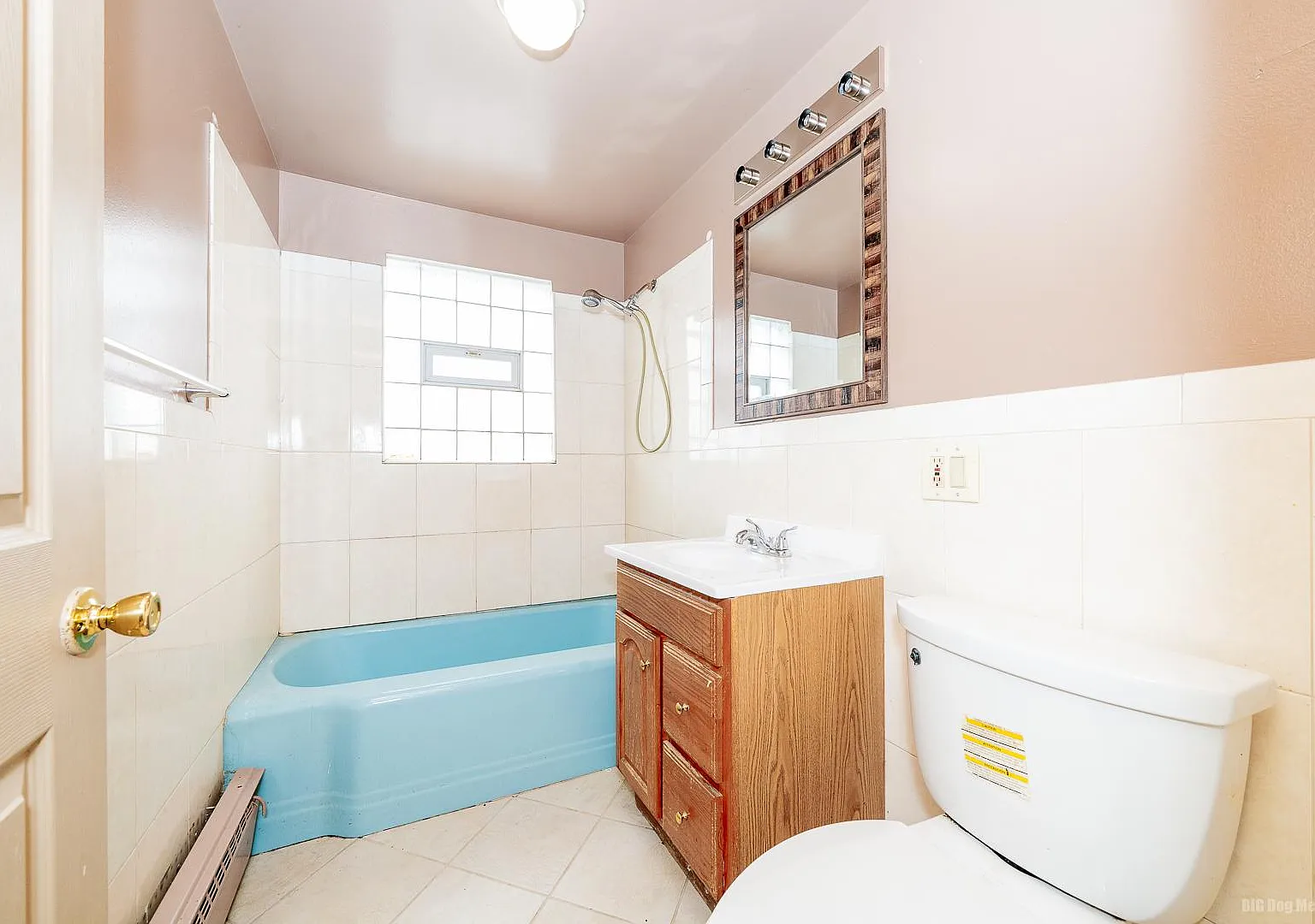 2 bed, 1.5 bath, 1238 sqft, $1,800 — Photo 2
