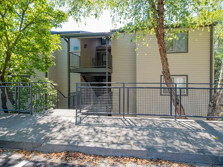 Summit Ridge Dr — Photo 23