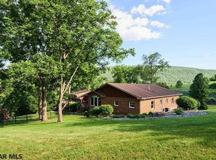90 Mill Pond Dr, Reedsville, PA 17084