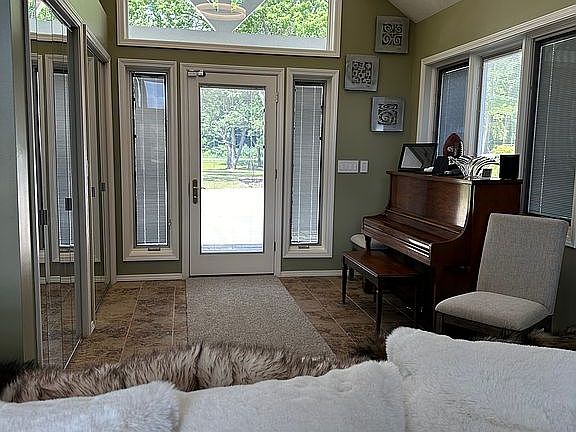 4th image of 50800 Lilac Rd