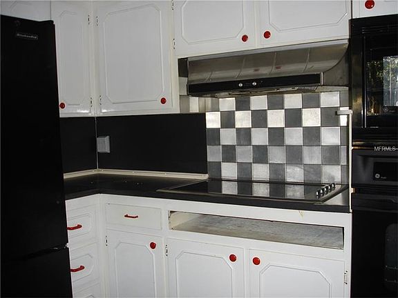 5th image of 2519 Overlake Ave