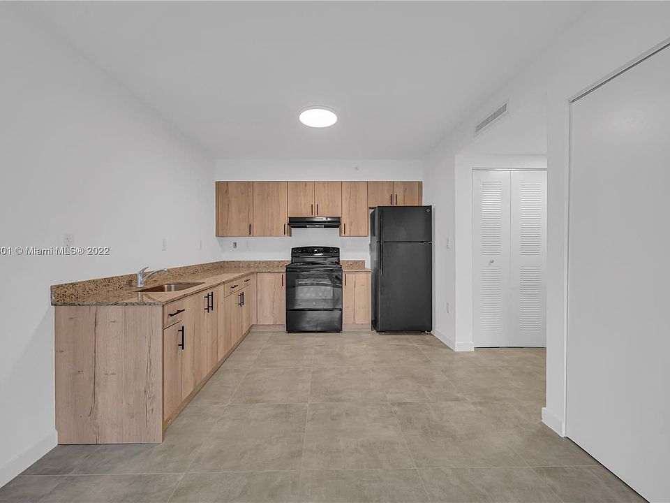 1st image of 14752 NE 6th Ave #317