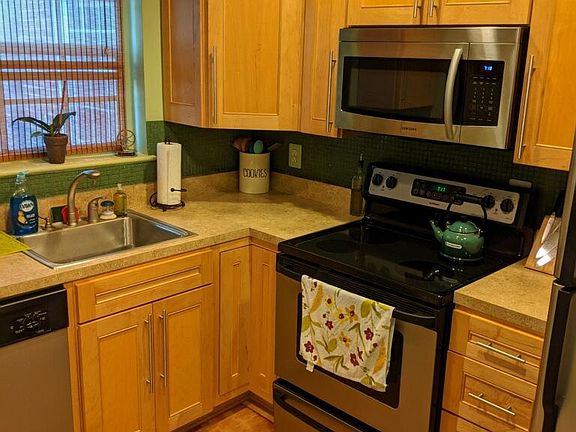 4th image of 2105 N Scott St APT 82