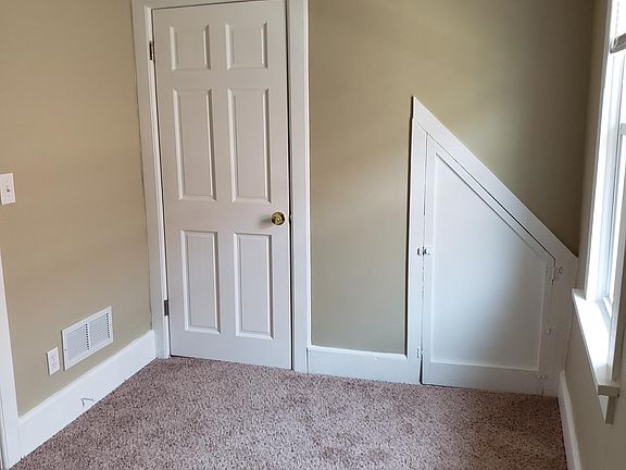 5th image of 3132 S Griffin Ave