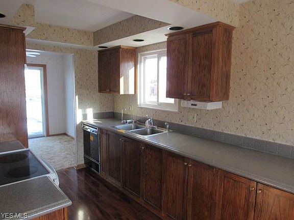5th image of 1312 Winchester Dr