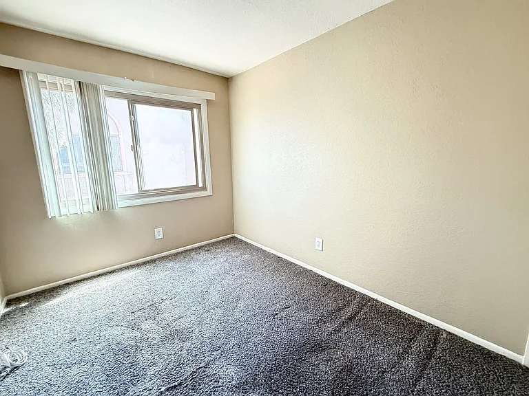 5244 W Lynwood St — Photo 18