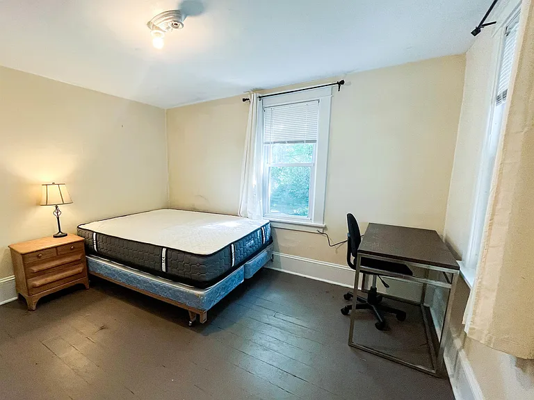 211 Cornell St — Photo 12