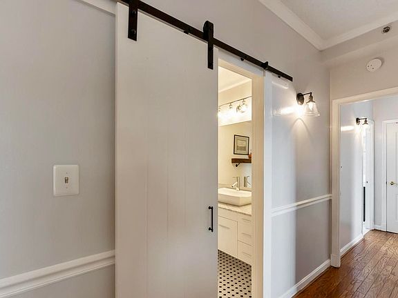3rd image of 1211 S Eads St APT 1706
