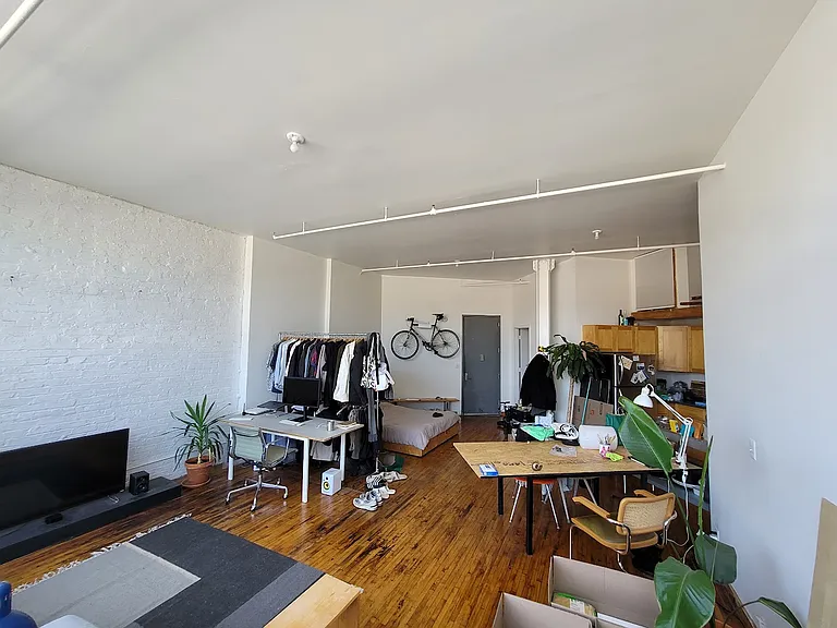 54 Knickerbocker Ave #2M — Photo 7