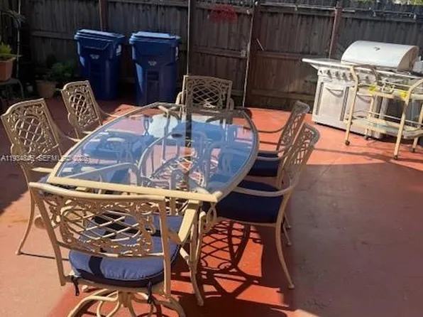 10320 SW 154th Circle Ct APT 8, Miami, FL 33196