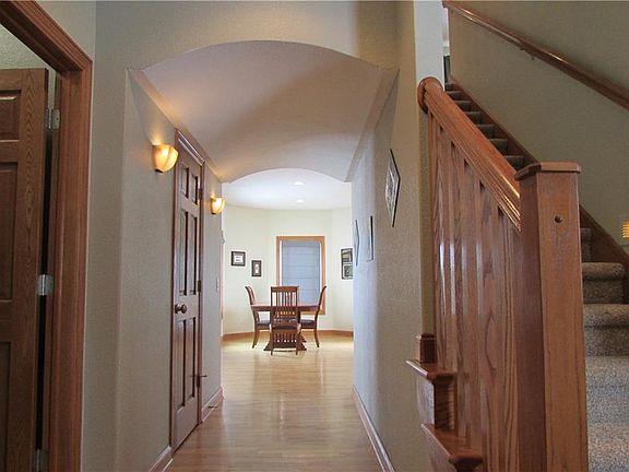 4th image of 2402 NW Park Meadows Dr