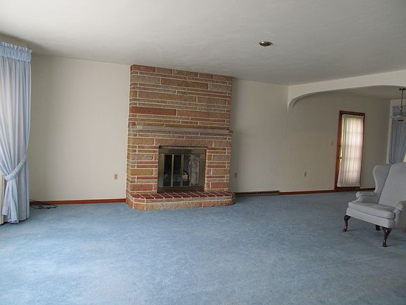 4th image of 54909 Lorain Ave