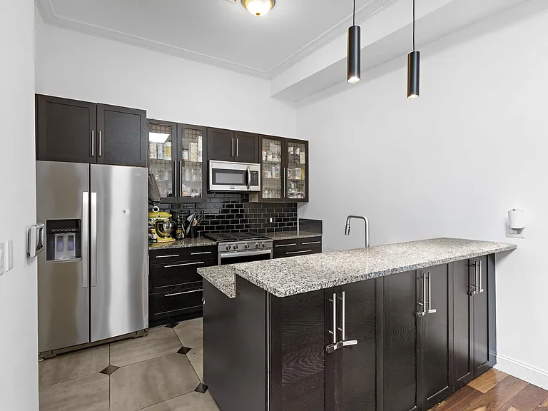 65 Webster Ave #3 — Photo 6