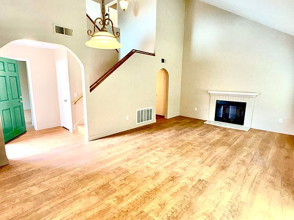 2nd image of 821 Lochwood Pl