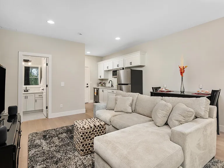 6637 NW Lolo — Photo 11